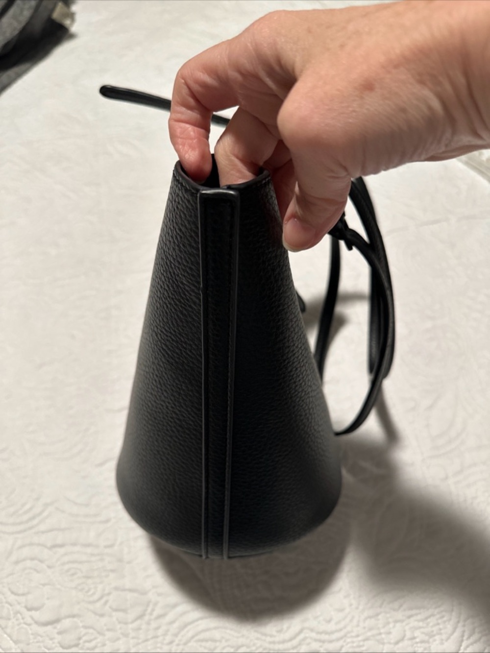 Classic Black Women’s Bucket Style Handbag aka ‘A Purse in A Purse’ EUC - Picture 3 of 9
